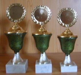 3 Pokale grün Deckel fest 21 bis 23cm #96