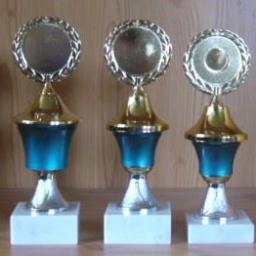 3 Pokale blau Deckel fest 21 bis 23cm #153