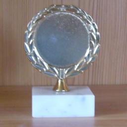 Pokal aus Kunststoff auf Marmor ca.10cm #1504