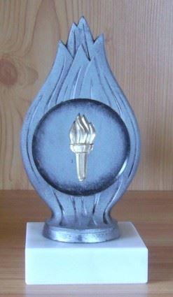 Pokal  Kunststoff auf Marmor ca.15cm #225