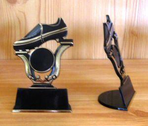 Sportschuh mit Emblem P1