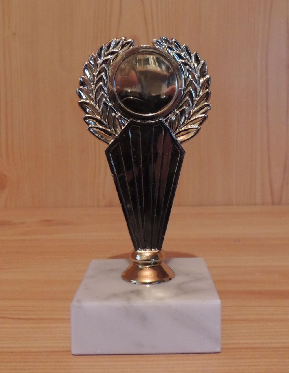 Ehrenpreis Kunststoff mit Marmor 12cm DA4