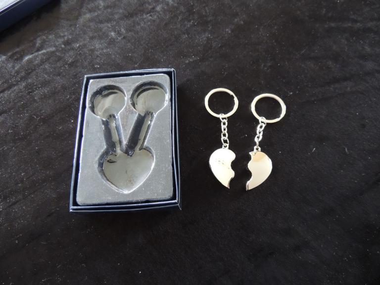 Schlüssel Anhänger Chrom Herz geteilt