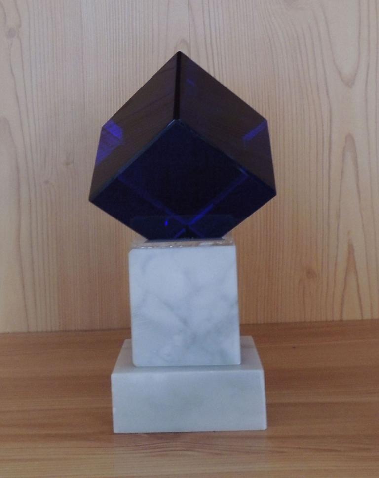 Glaspokal Würfel Blue Quadro 20cm